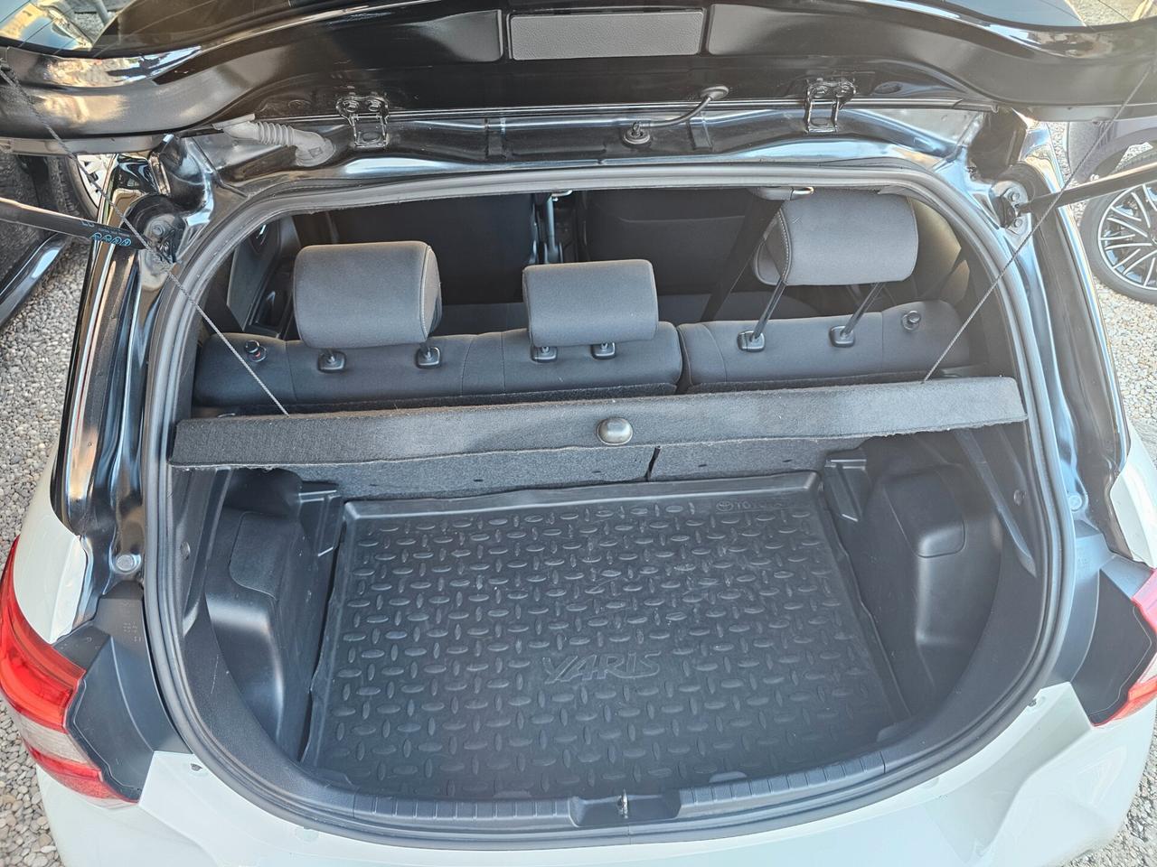 Toyota Yaris 1.5 Hybrid 5 porte Y20 Bitone