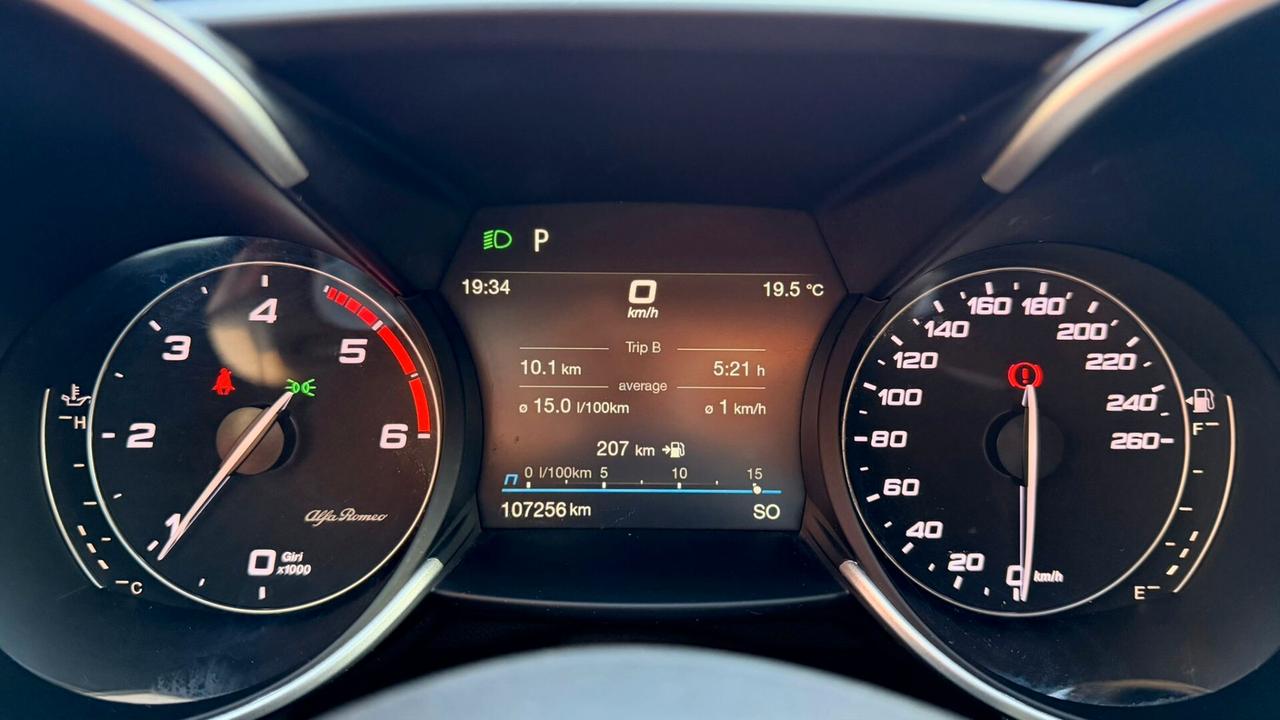Alfa Romeo Giulia 2.2 Turbodiesel 160 CV AT8