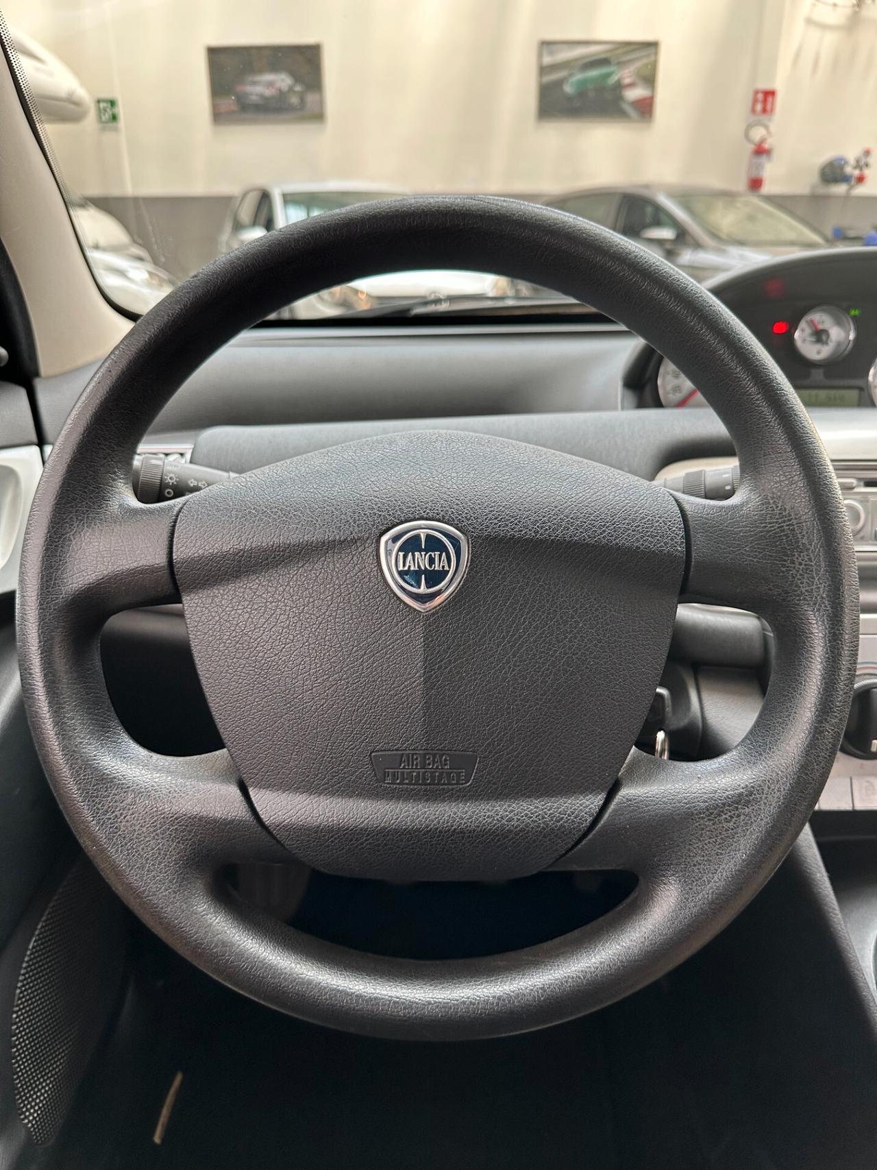 Lancia Ypsilon 1.2 Benz (Euro 4), ok neopat, uni propriet, impeccabile