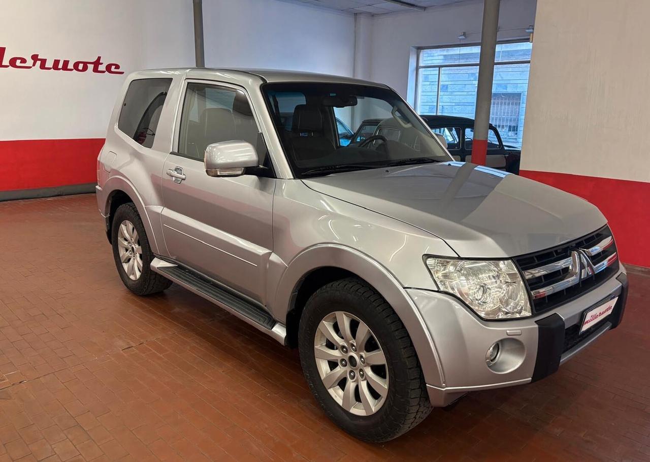 Mitsubishi Pajero 3.2 DI-D 16V aut. 3p. Instyle DPF