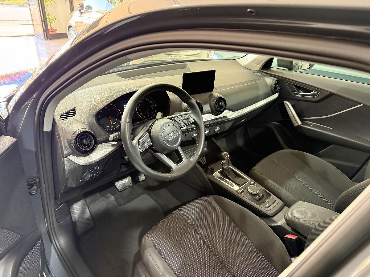 AUDI - Q2 - 1.6 TDI S tronic Business; Tetto panoramico apribile; Telecamera;