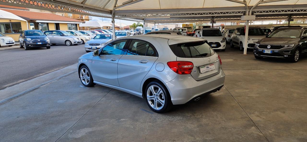 Mercedes A 180 CDI Premium * Navi - Led - Retrocamera *