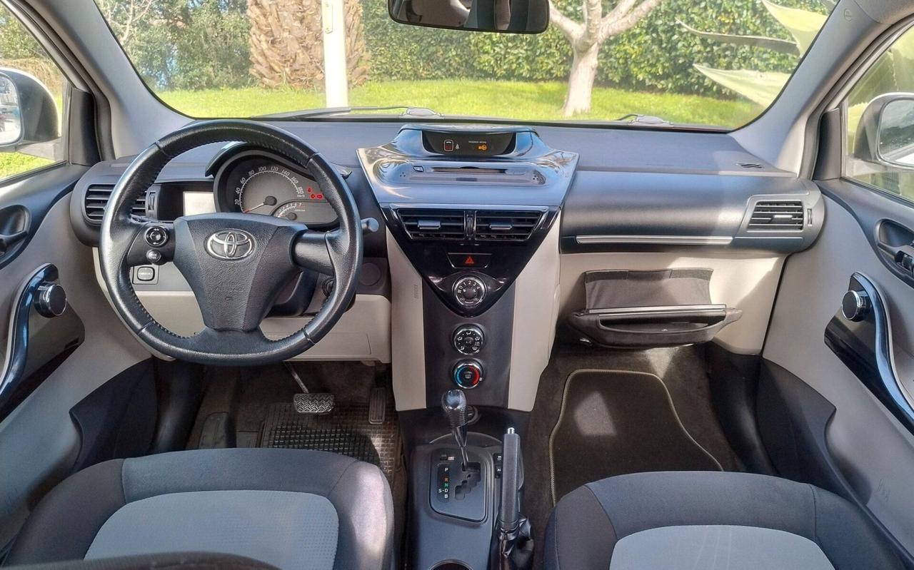 Toyota iQ 1.0 CVT Trend