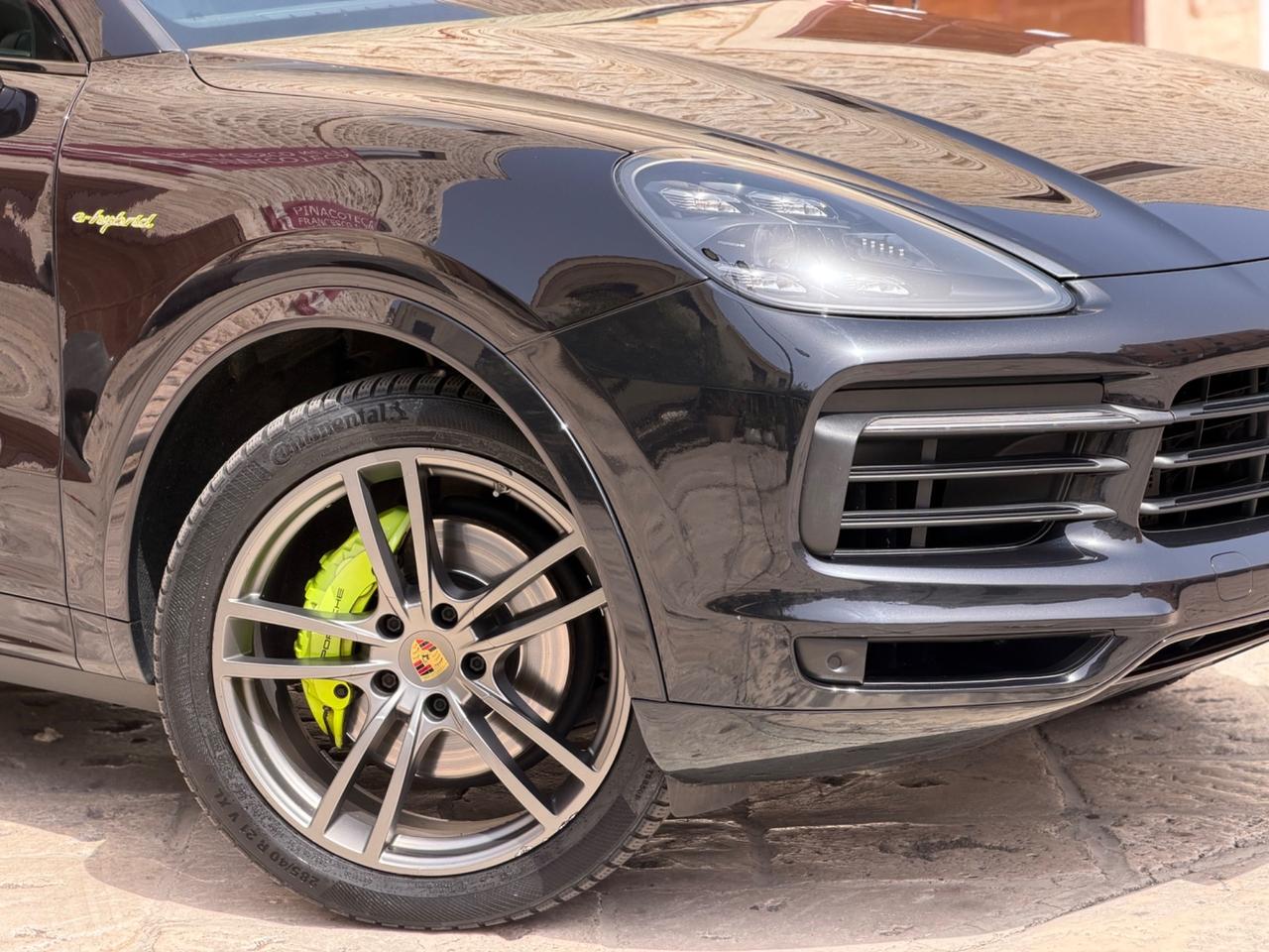 Porsche Cayenne COUPE 3.0 V6 462 CV E-HYBRID