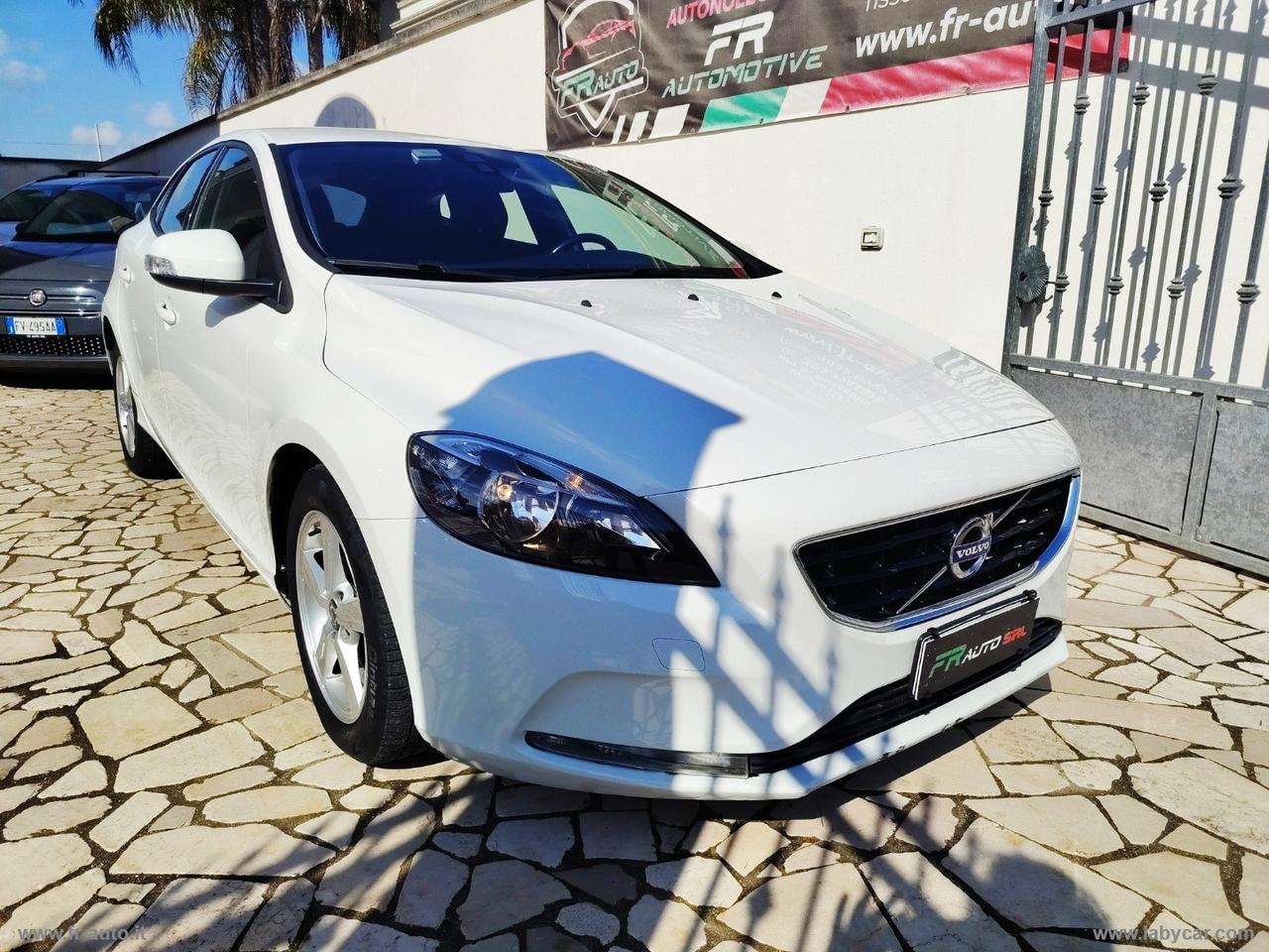 VOLVO V40 D2 1.6 Powershift Summum