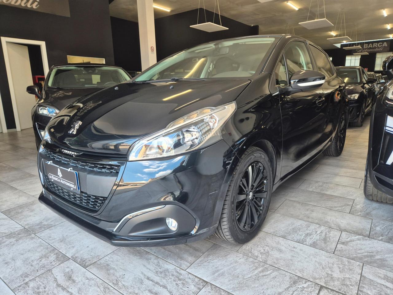 Peugeot 208 BlueHDi 75 5 porte Black Line