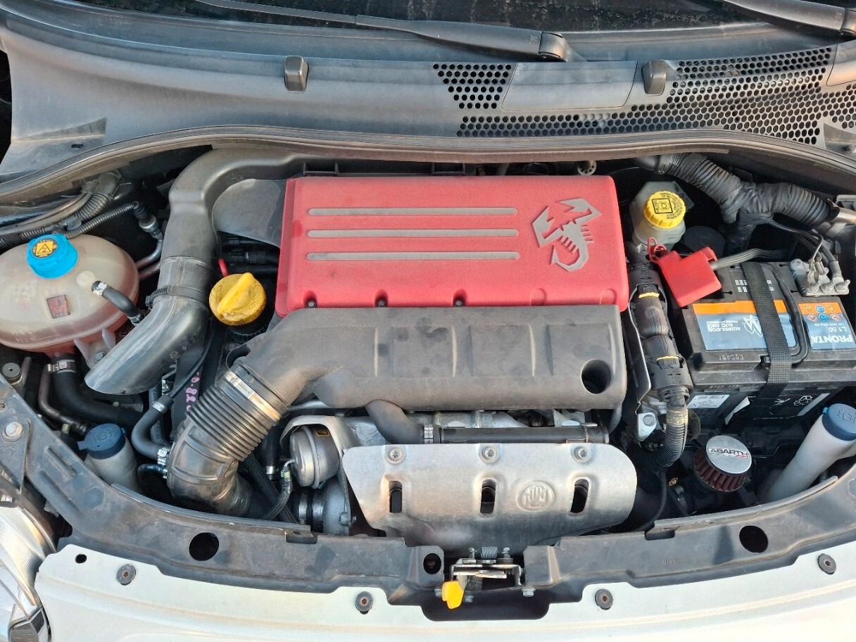 Abarth 500 C 1.4 Turbo T-Jet MTA Bicolore