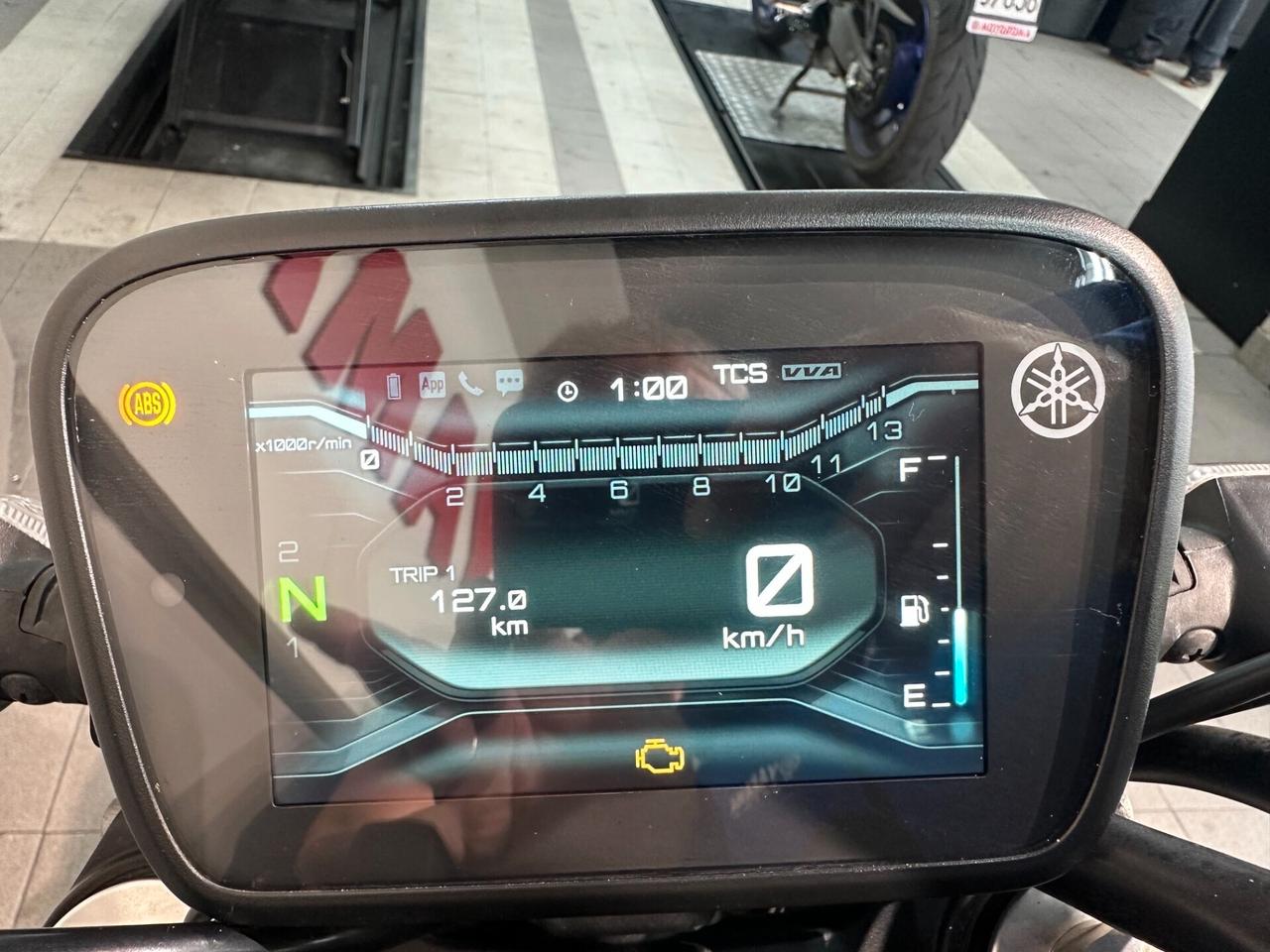 Yamaha MT-125 cyano whell
