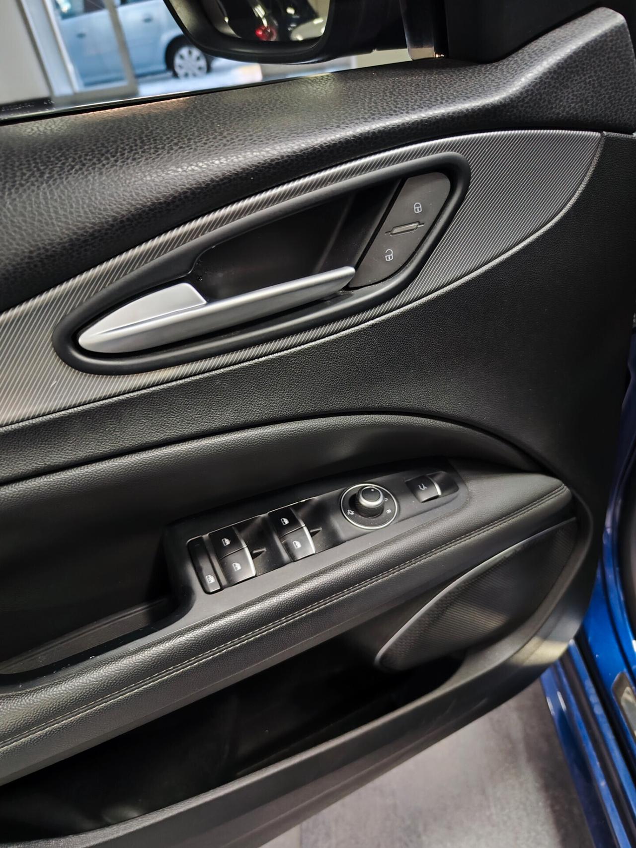 Alfa Romeo Stelvio 2.2 Turbodiesel 180 CV AT8 Veloce