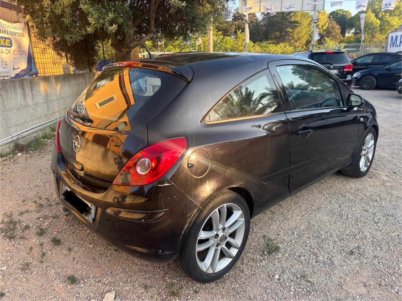 Opel Corsa 1.2 3 porte Club