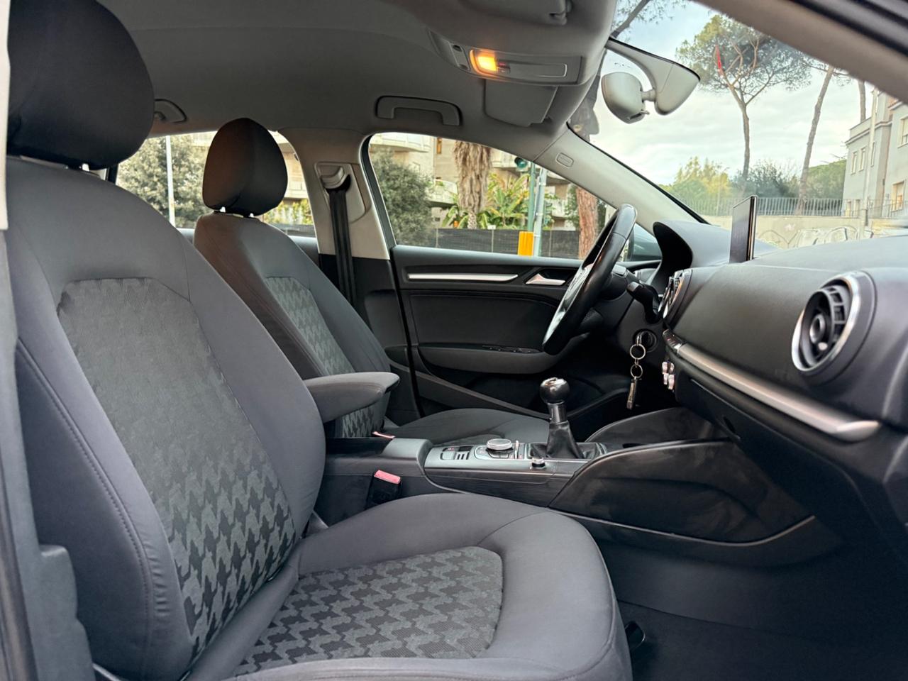 Audi A3 Sedan 1.6 TDI clean diesel Ambition