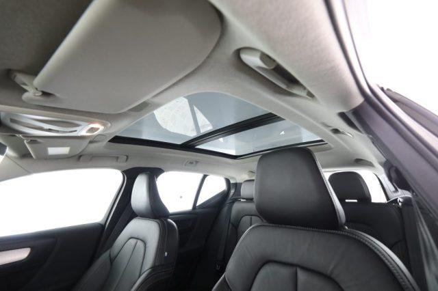 VOLVO XC40 XC40 T2 Geartronic Momentum Pro