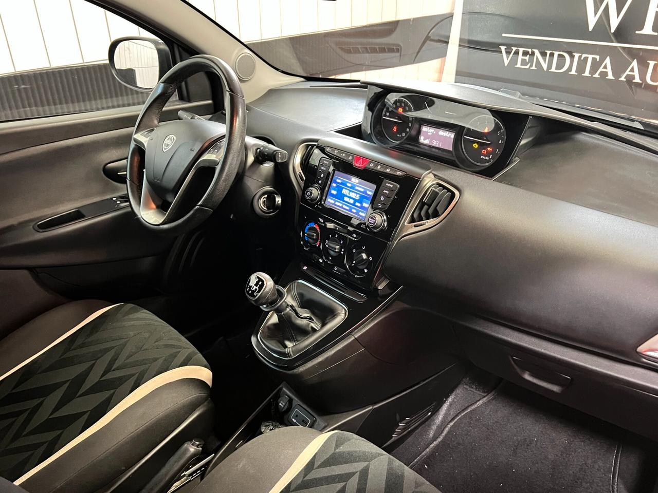 Lancia Ypsilon 1.2 69 CV 5 porte GPL Ecochic Gold