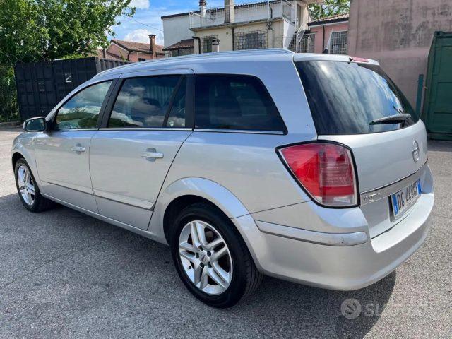 OPEL Astra 1.6 16V VVT Station Wagon Club