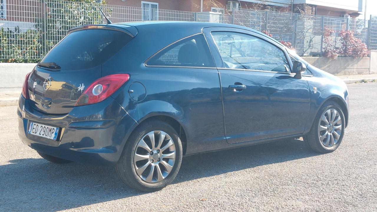 Opel Corsa 1.2 80CV 3 porte GPL-TECH Edition