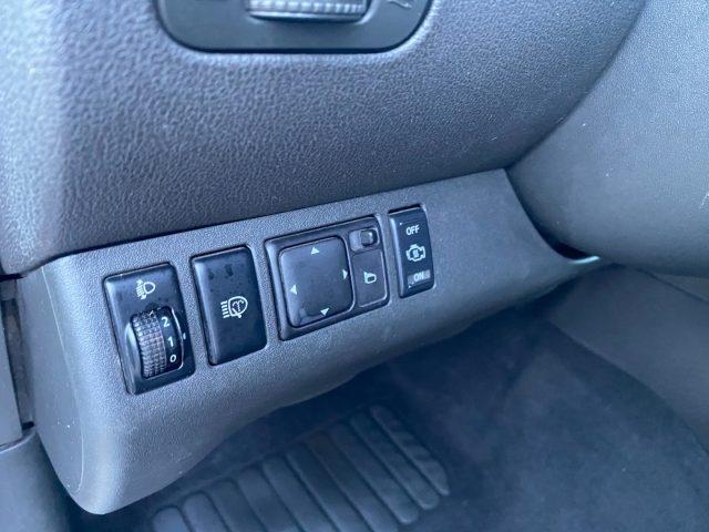 NISSAN Pathfinder 2.5 dCi SE 7 POSTI