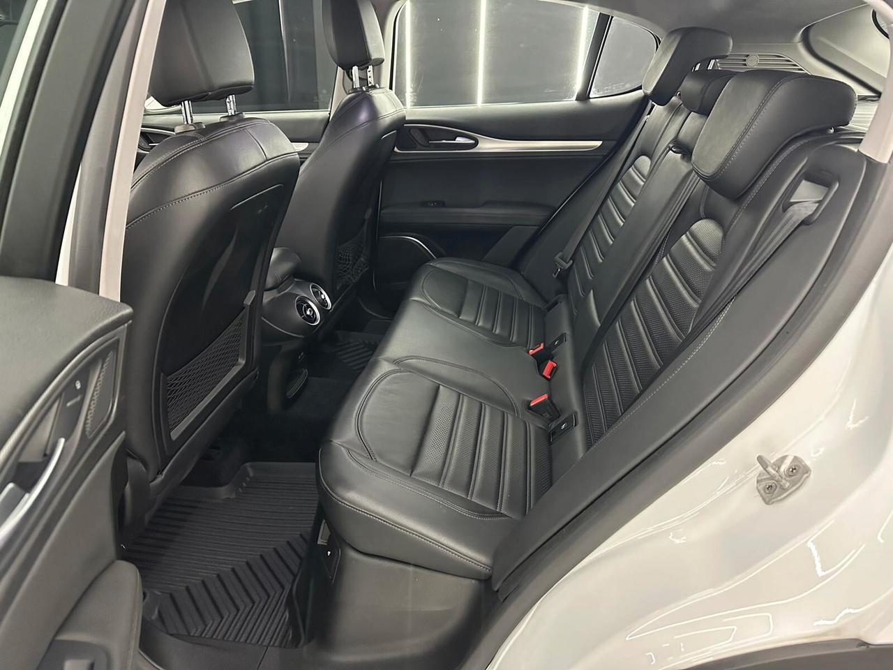 Alfa Romeo Stelvio 2.2 Turbodiesel 180 CV AT8 RWD Super