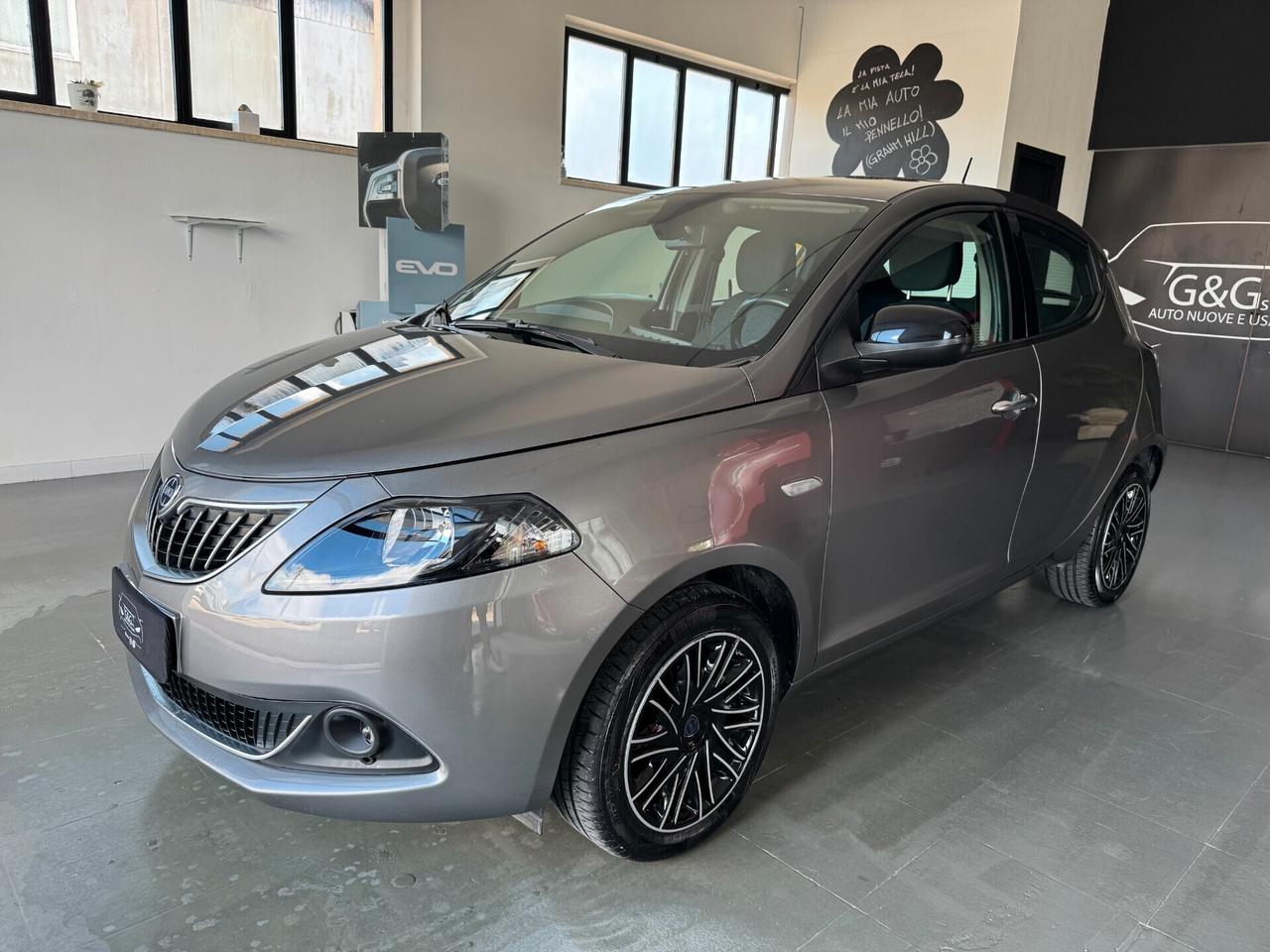 Lancia Ypsilon 1.0 FireFly Hybrid Gold - 2023