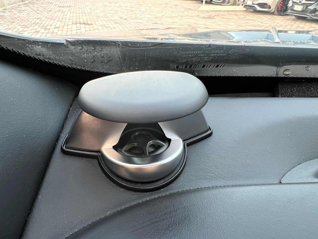 Mercedes-Benz SL 63 AMG Roadster V8