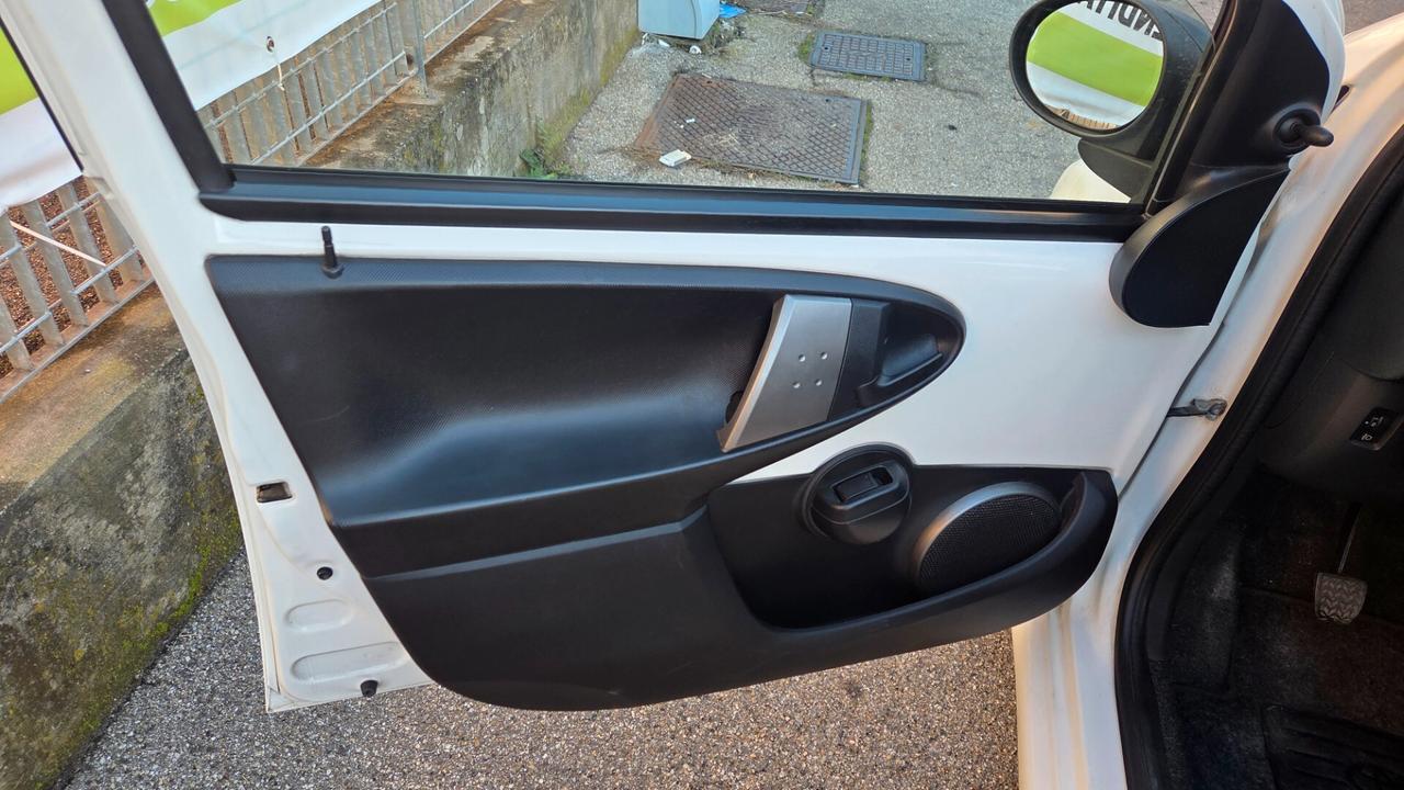 Toyota Aygo 1.0 12V VVT-i 5 porte Lounge Connect unico proprietario