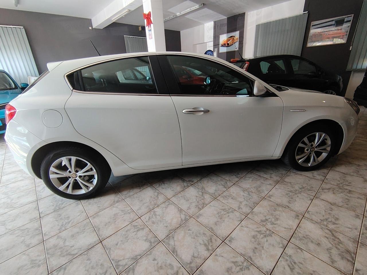 Alfa Romeo Giulietta 1.6 JTDm-2 105 CV Distinctive