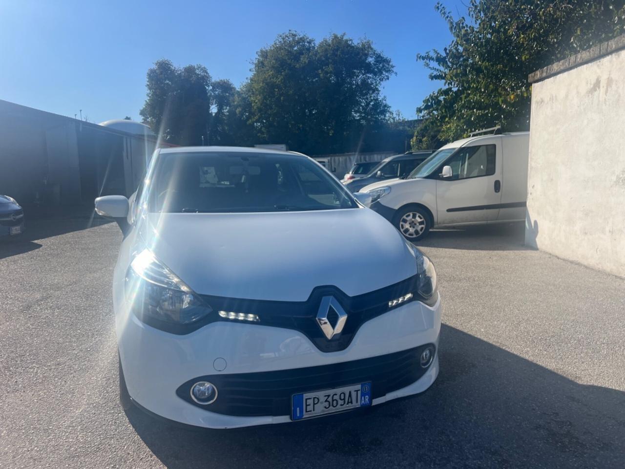 Renault clio 1.2 benz.-full-2013