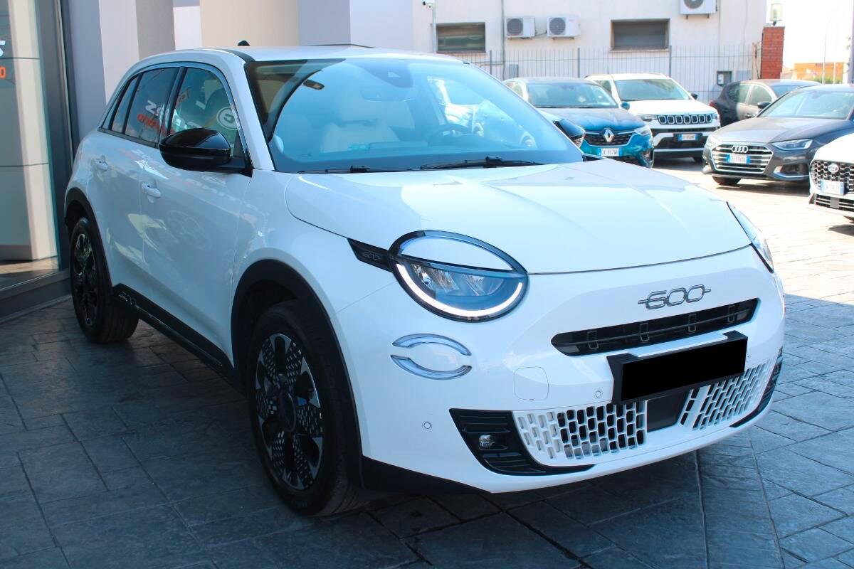 Fiat 600 1.2 hybrid La Prima 110cv AUTOMATICA