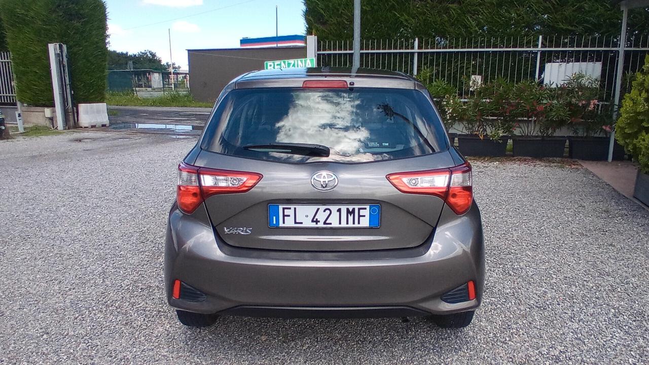 Toyota Yaris 1.0 5 porte Active Adatta a Neopatentati