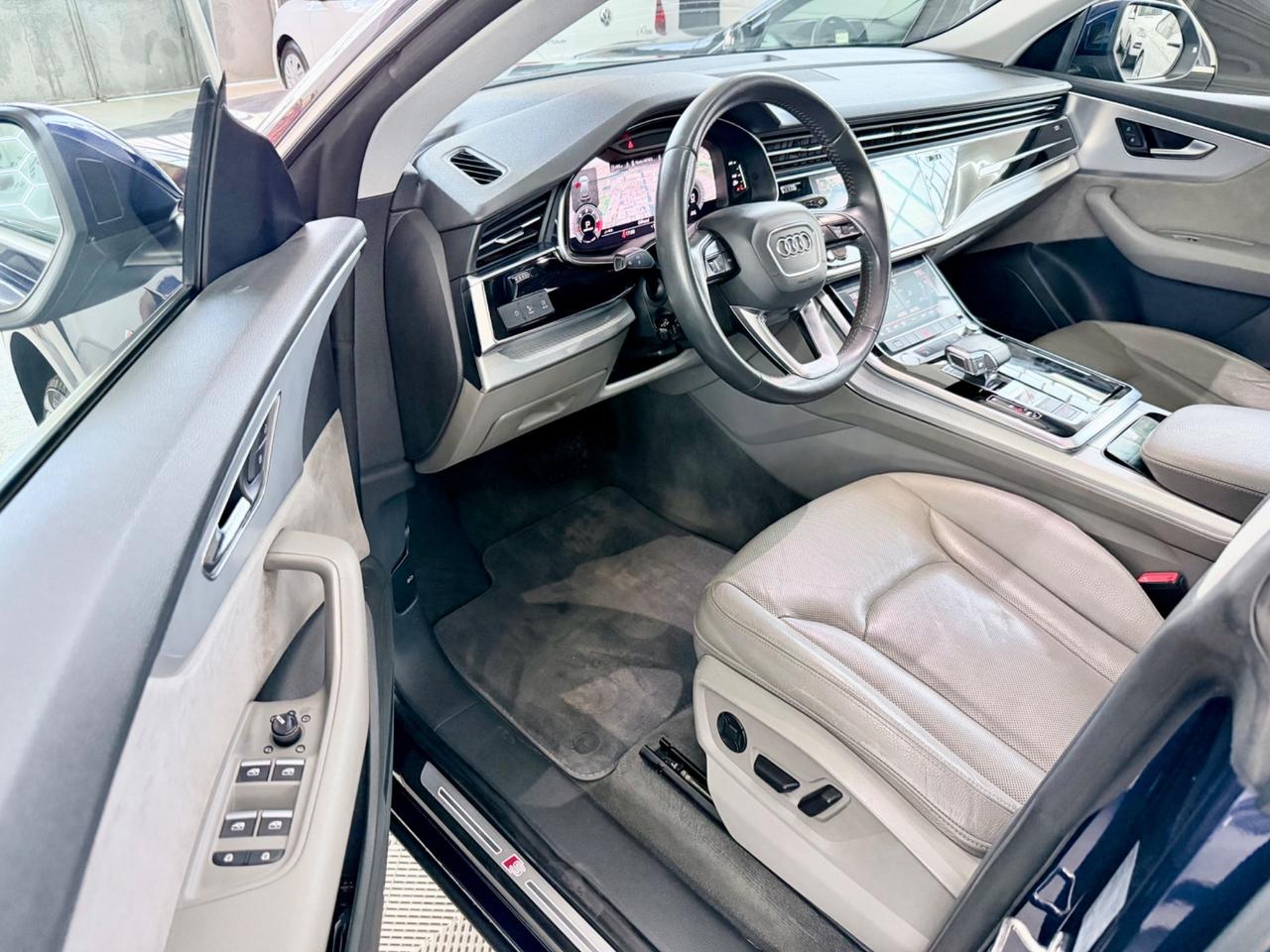 Audi Q8 50 TDI quattro tiptronic S-LINE PANORAMICO