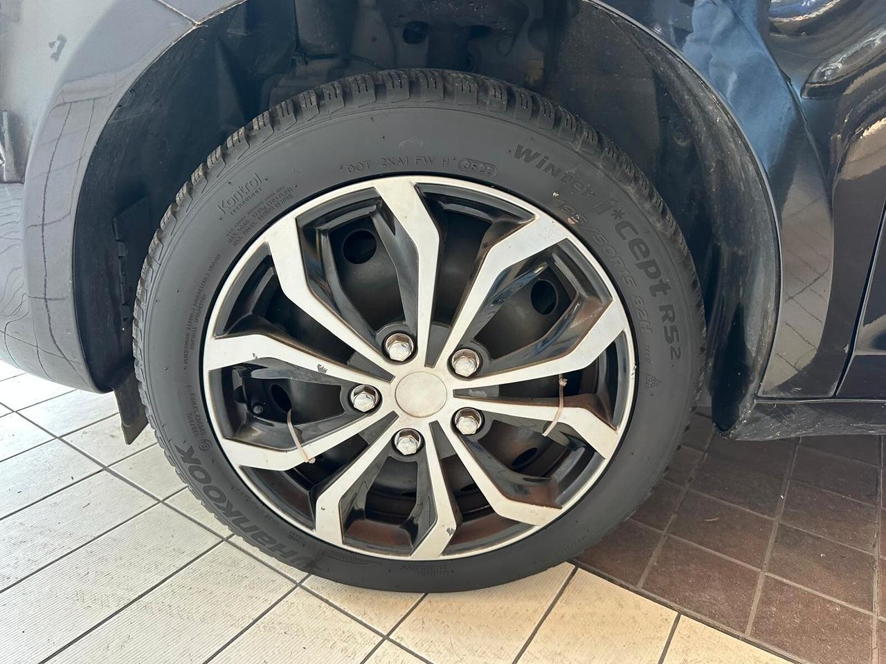 Lancia Ypsilon 1.2 69 CV 5 porte S&S Platinum