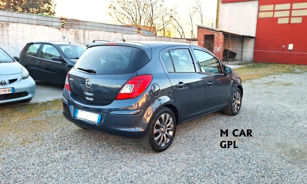 Opel Corsa 1.2 80CV 5 porte GPL-TECH Edition