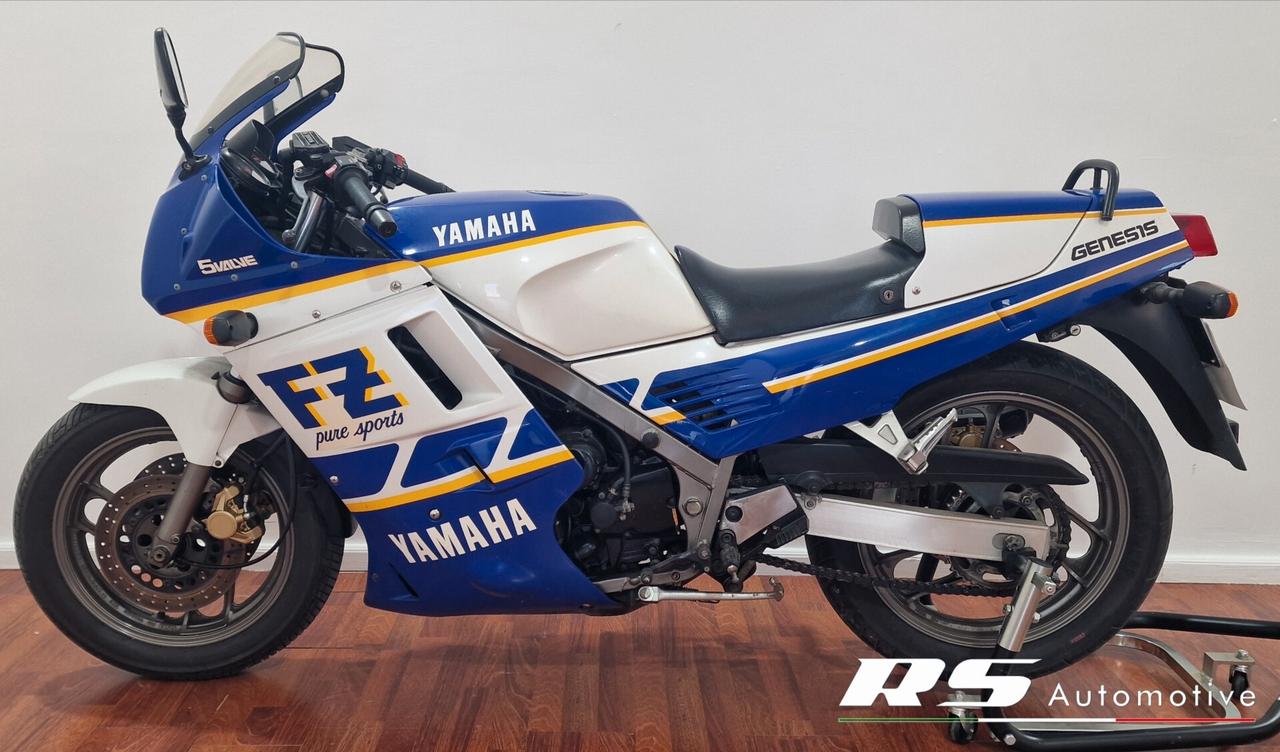Yamaha FZ 750
