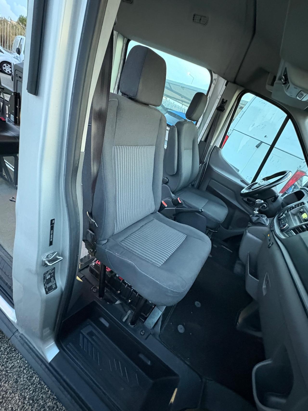 Ford Transit 2.0cc 130CV 9 posti trasporto disabili