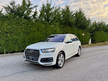 Audi Q7 S-Line Quattro 7 Posti