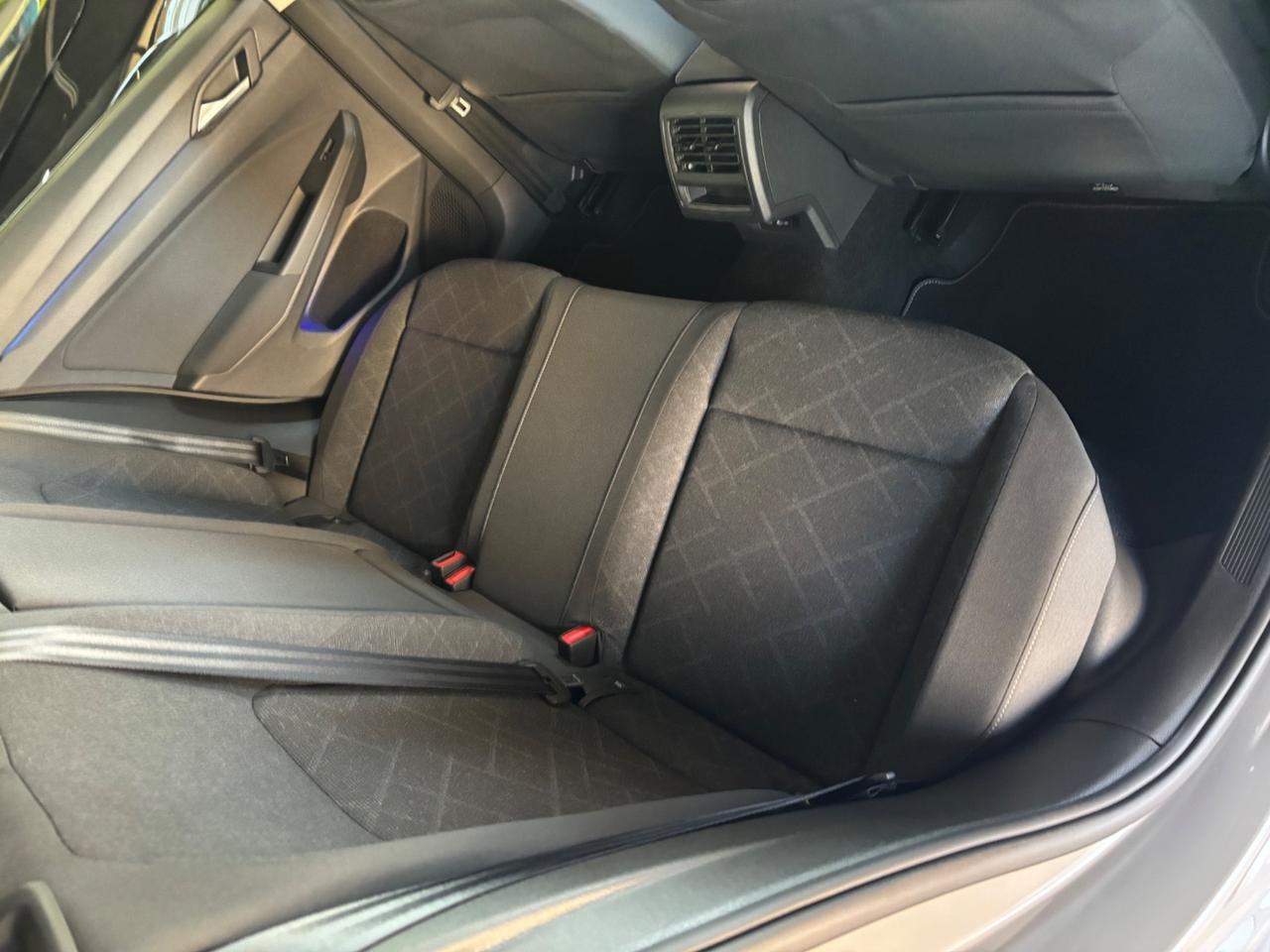 VW Golf 1.0 eTSI EVO DSG Life scarico akrapovic, neopatentati