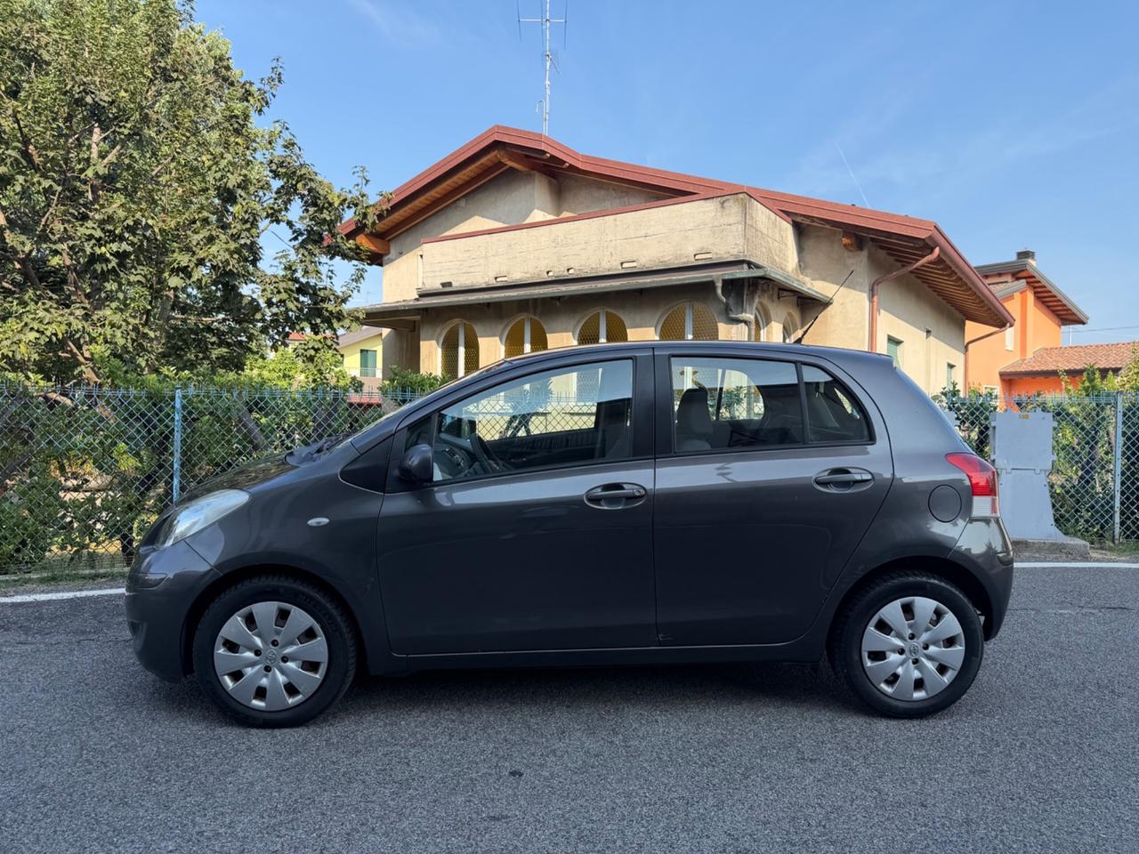 Toyota Yaris 1.3 5 porte Sol