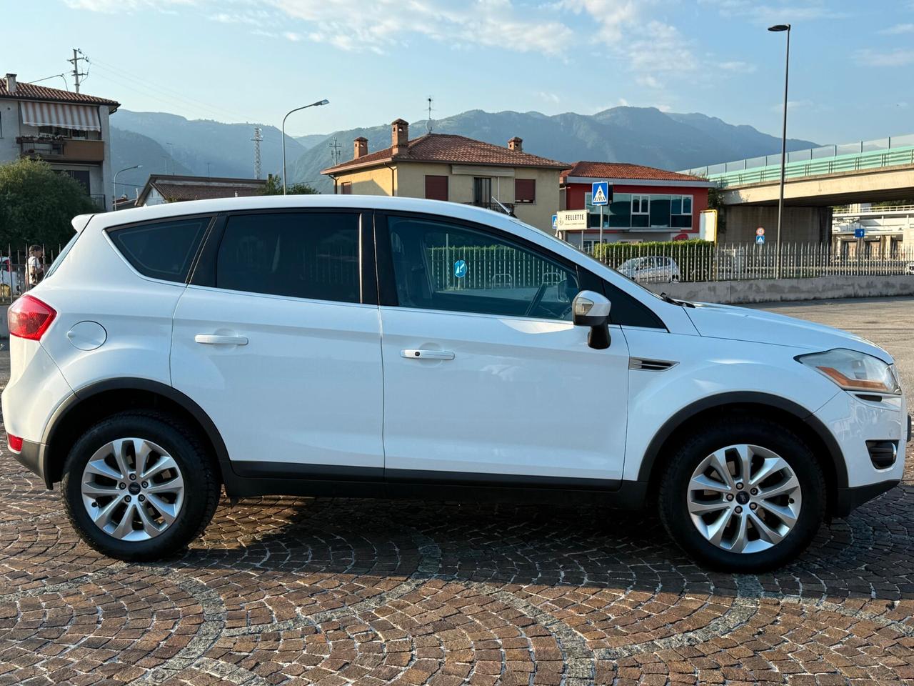 Ford Kuga 2.0 TDCi 136 CV 4WD Titanium DPF