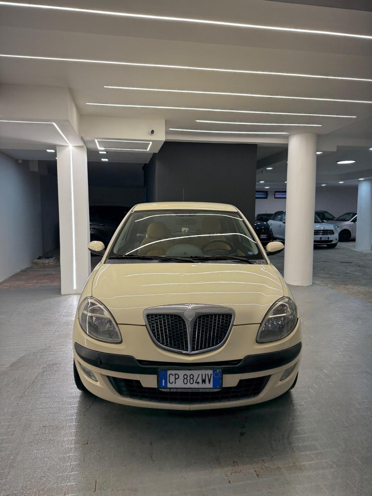 Lancia Ypsilon 1.3 Multijet 16V Argento