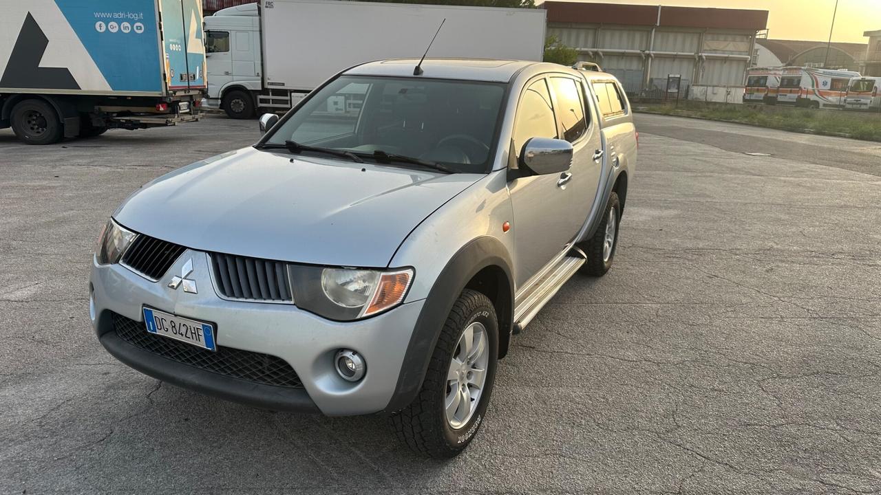 Mitsubishi L200 2.5 DI-D/136CV Double Cab Intense