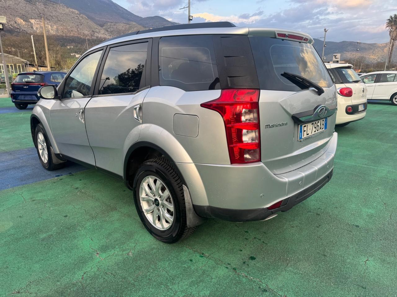 Mahindra XUV500 2.2 16V AWD W10