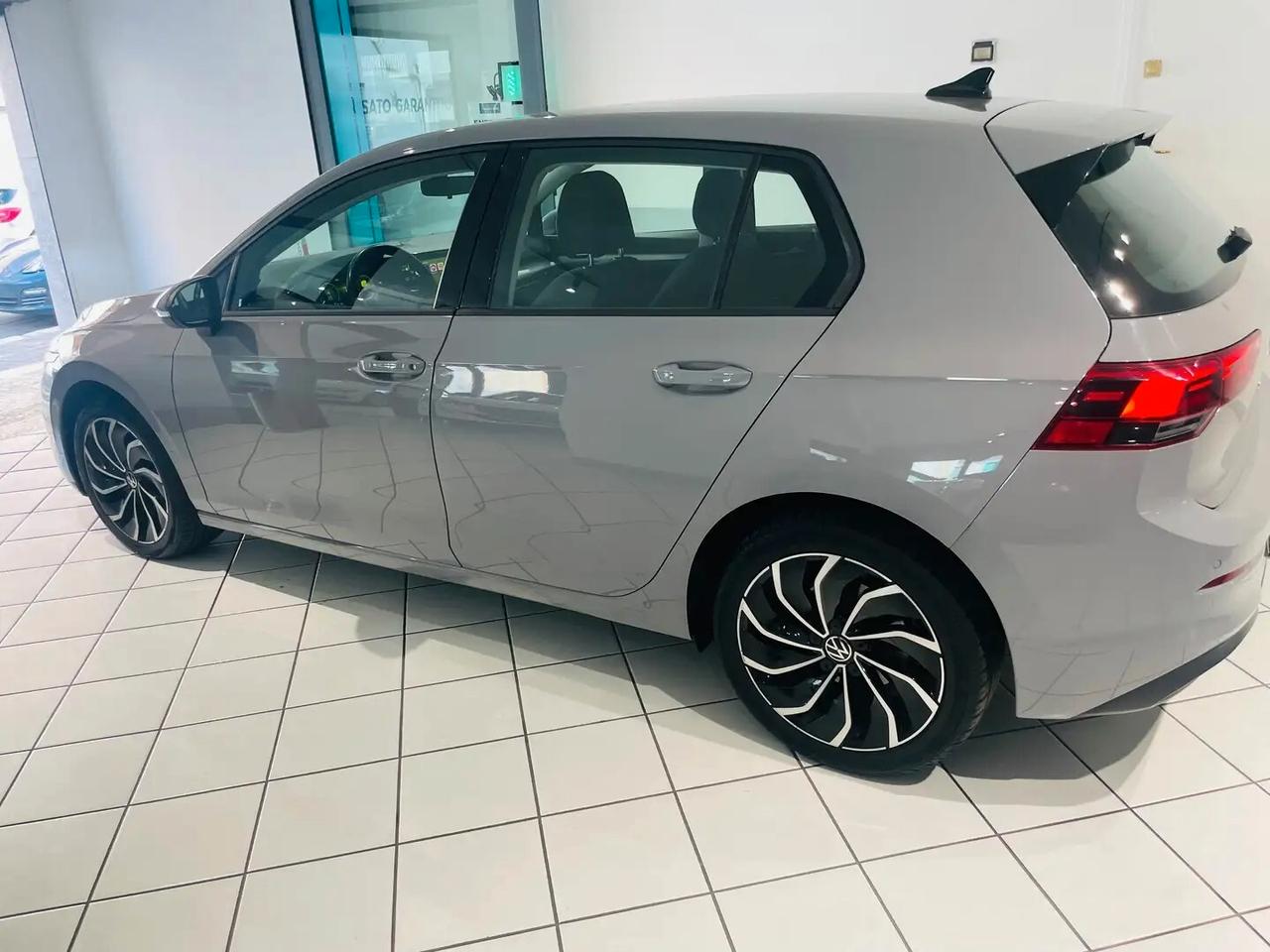 Volkswagen Golf VIII 2020 2.0 TDI 150 CV DSG SCR Style