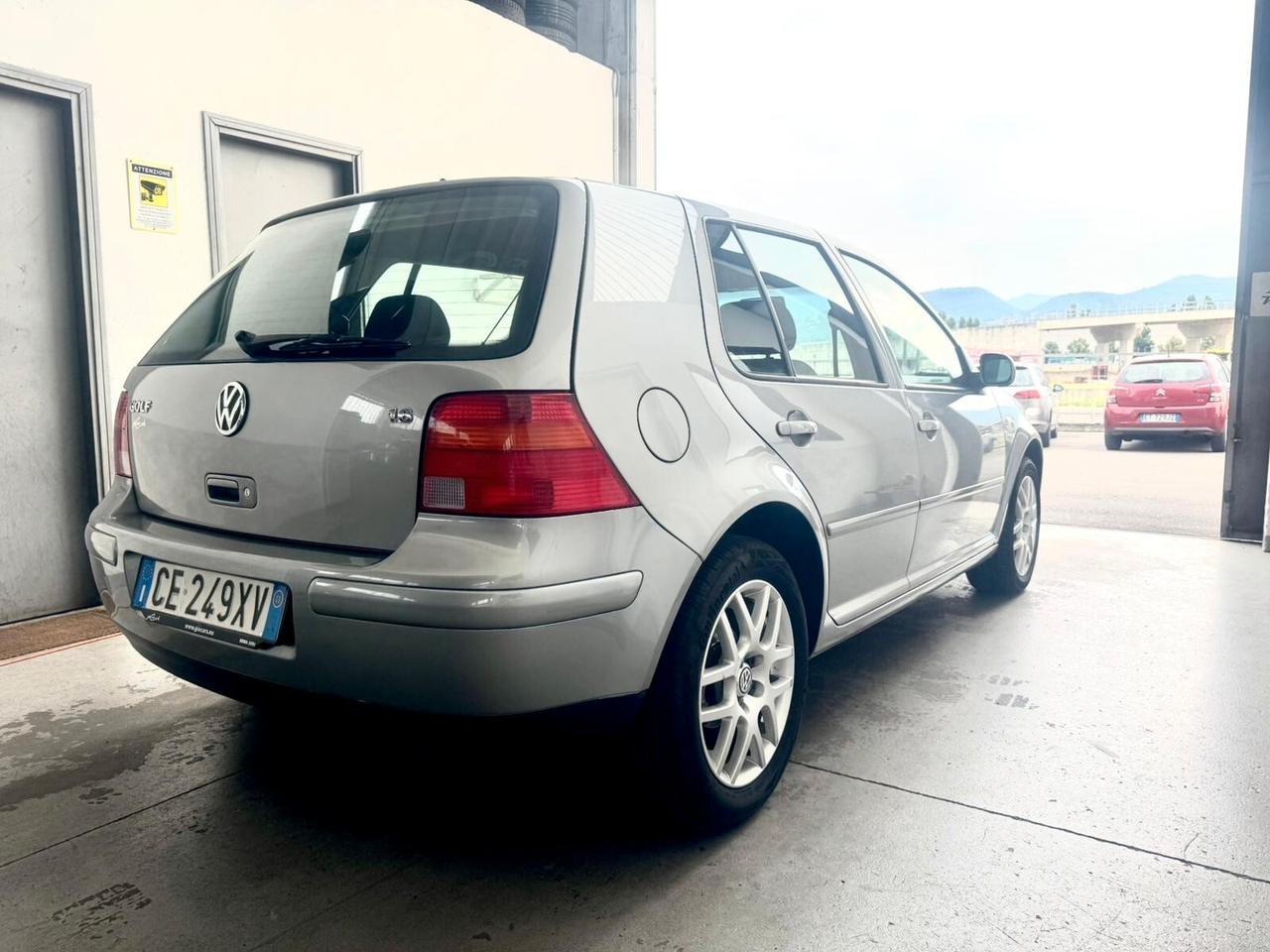 Volkswagen Golf 1.6 16V cat 5p. Highline