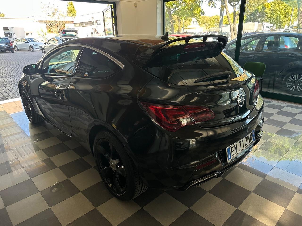 Opel Astra GTC 1.6 Turbo 180CV 3 porte Cosmo S