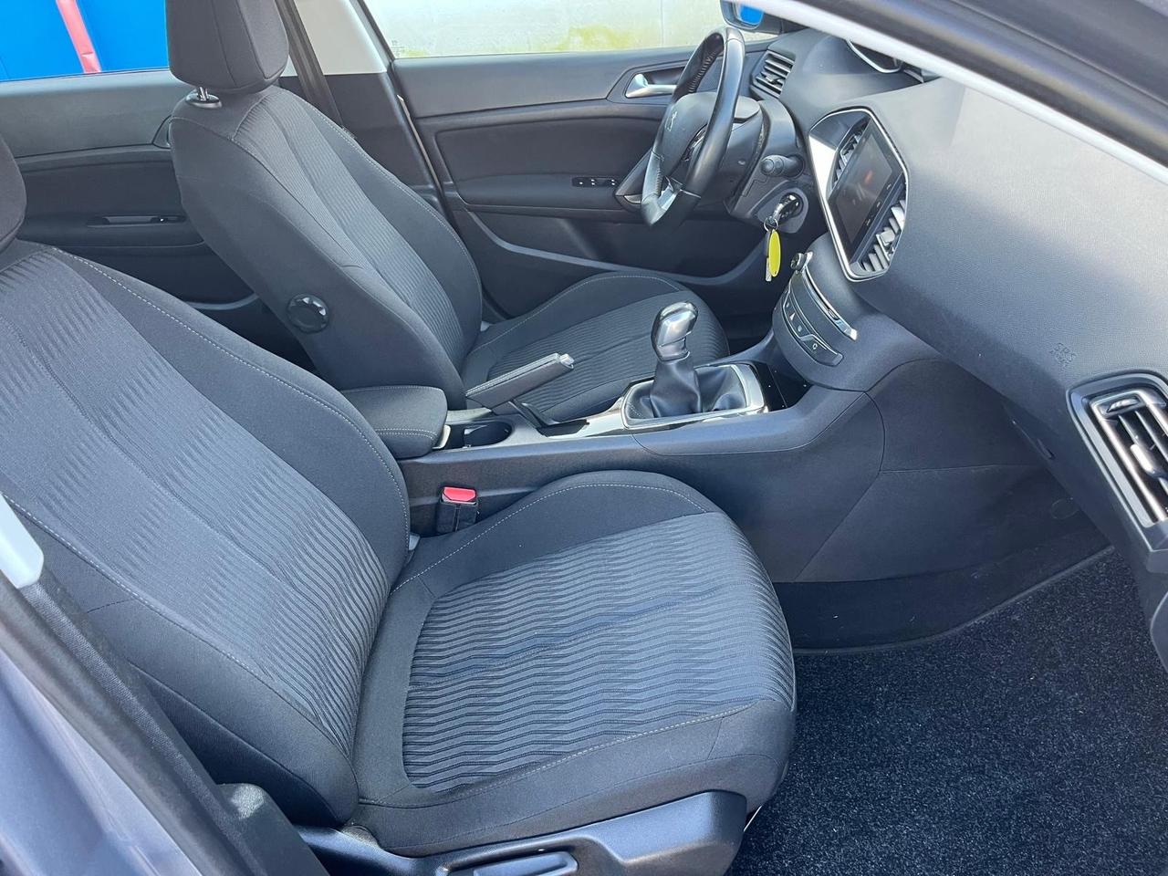 Peugeot 308-5P-1.4 bluehdi-km 100000-2016