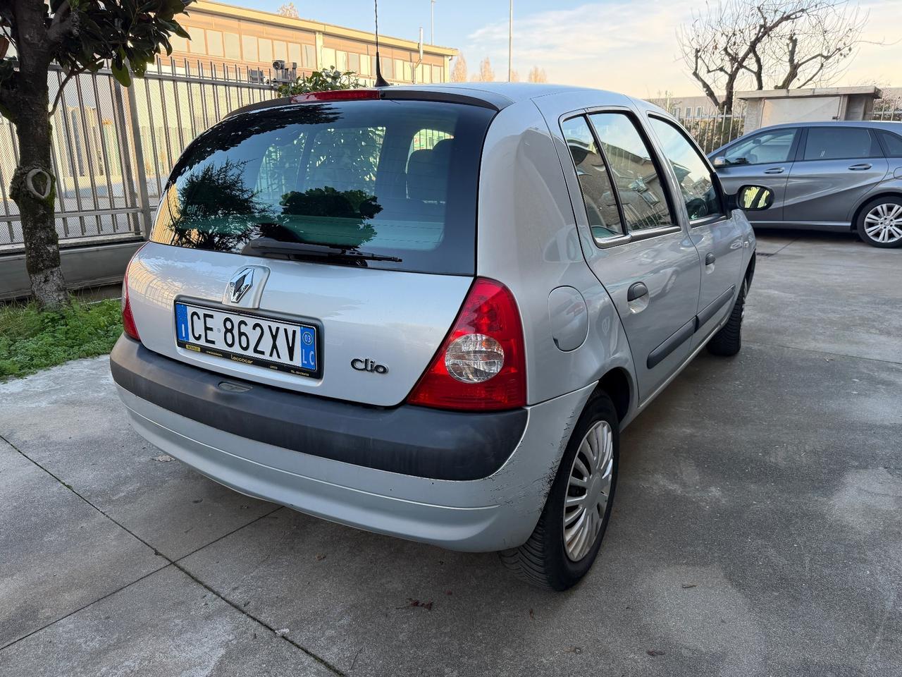 Renault Clio 1.2 cat 5 porte ok neopatentati