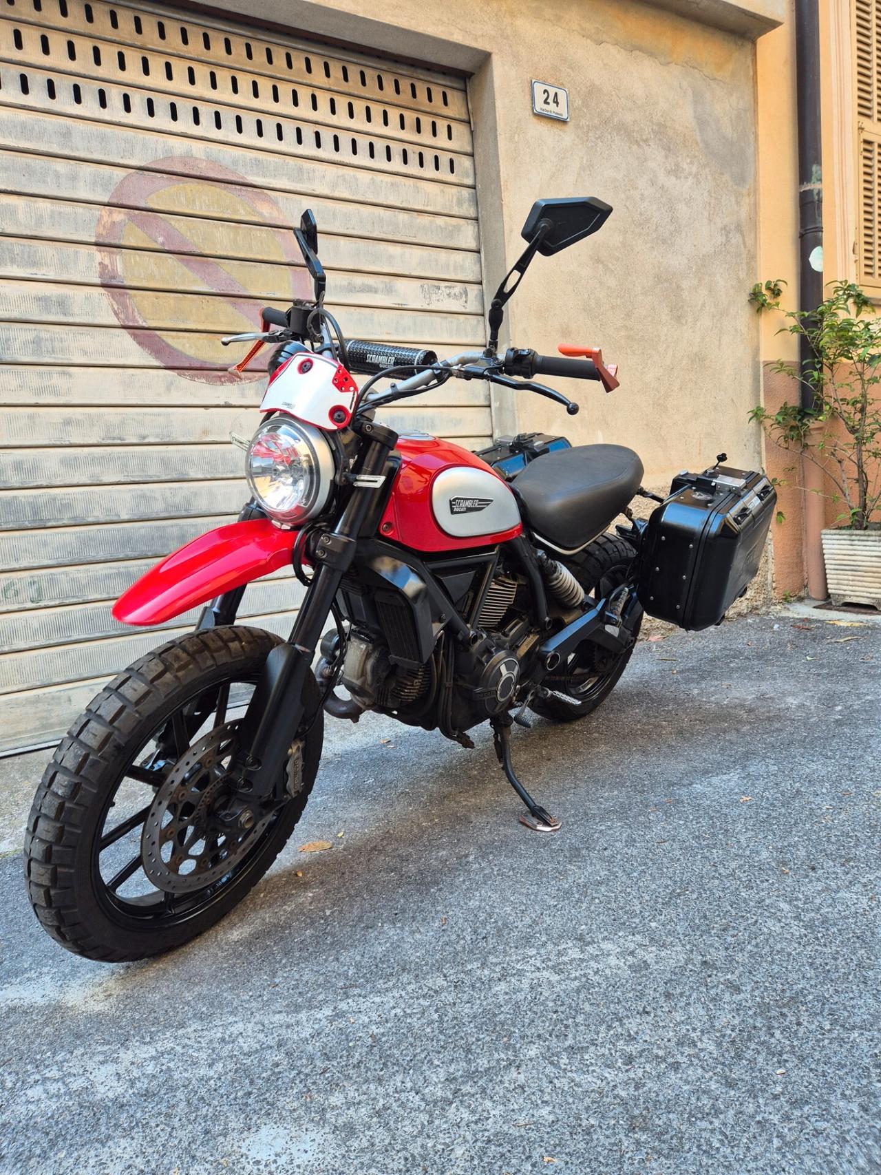 Ducati Scrambler 800 FLAT TRACK PRO