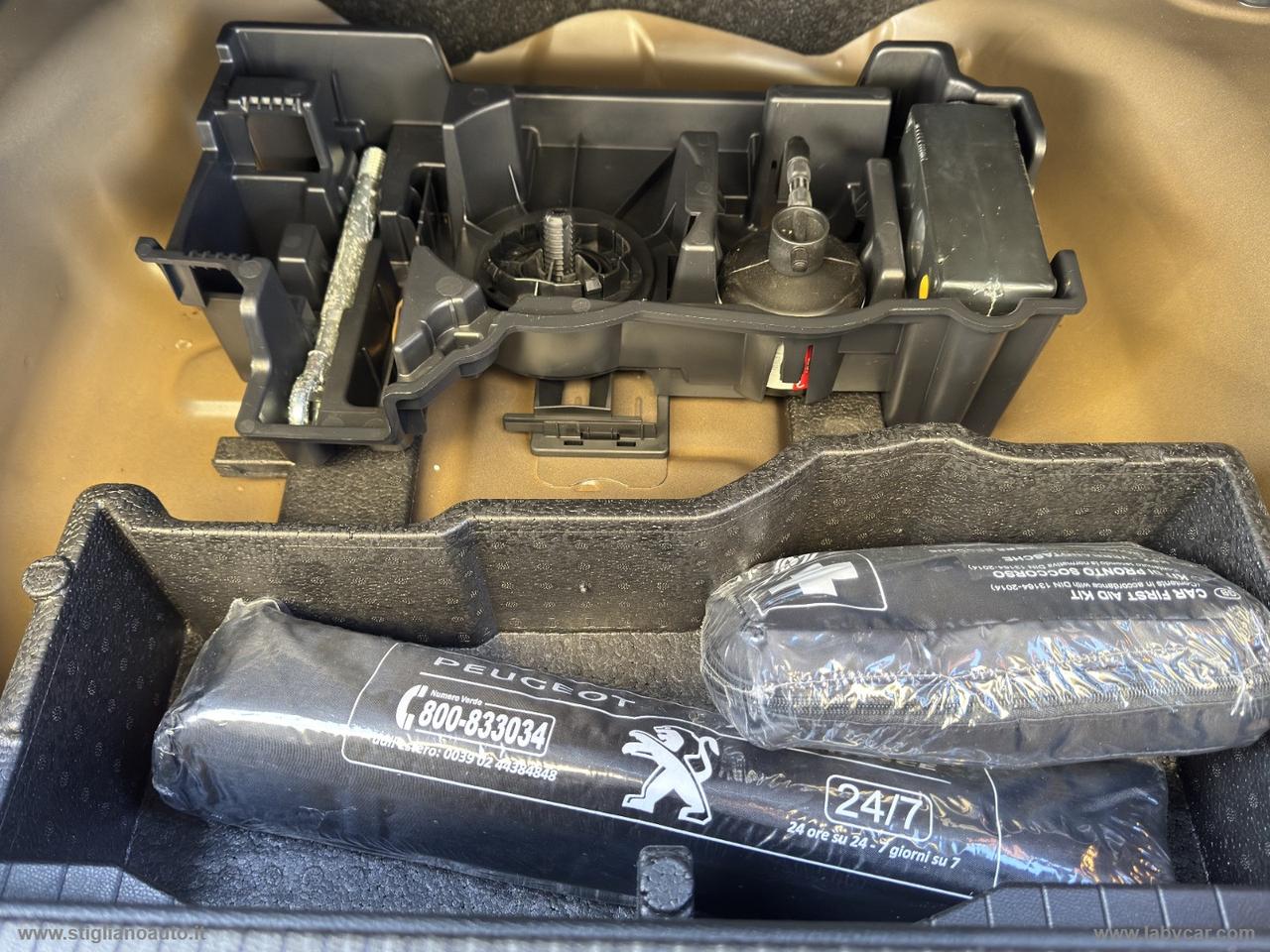 PEUGEOT 2008 BlueHDi 110 S&S Allure