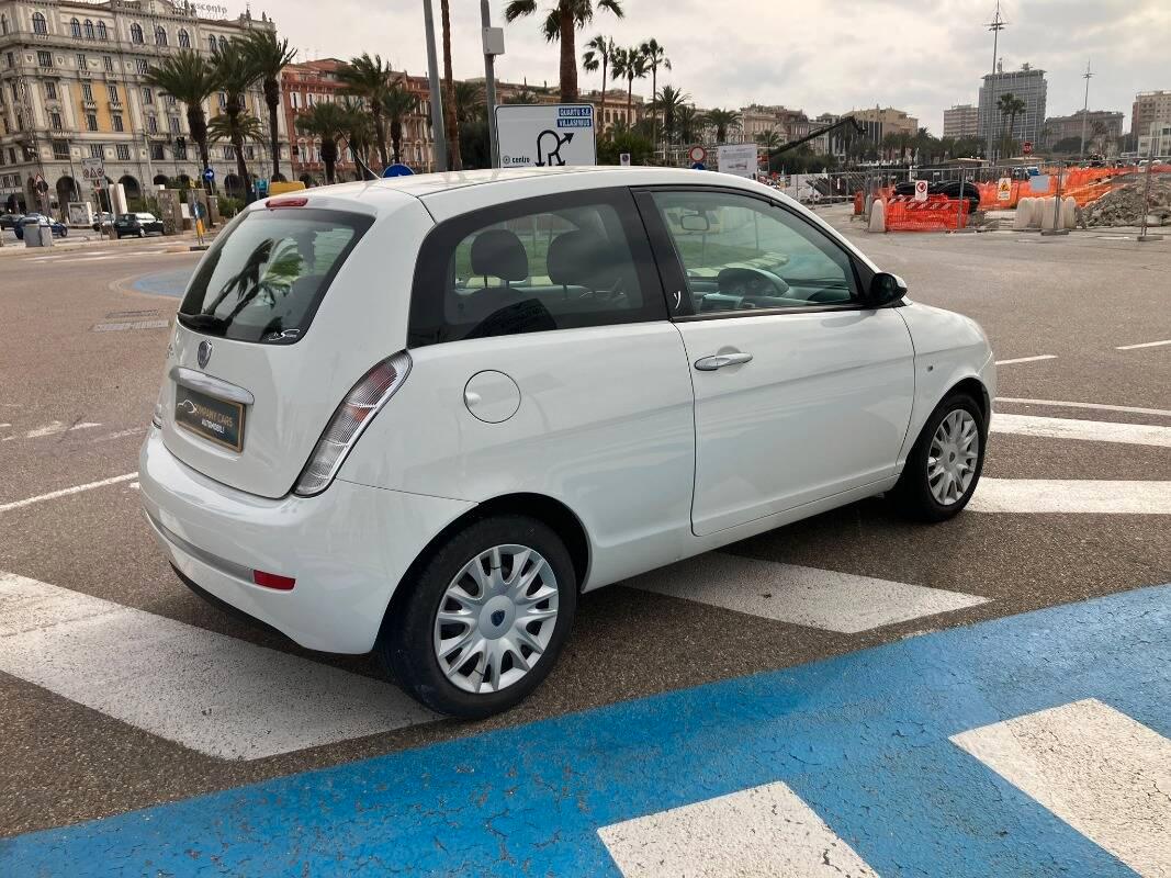 Lancia Ypsilon 1.2 8v Argento