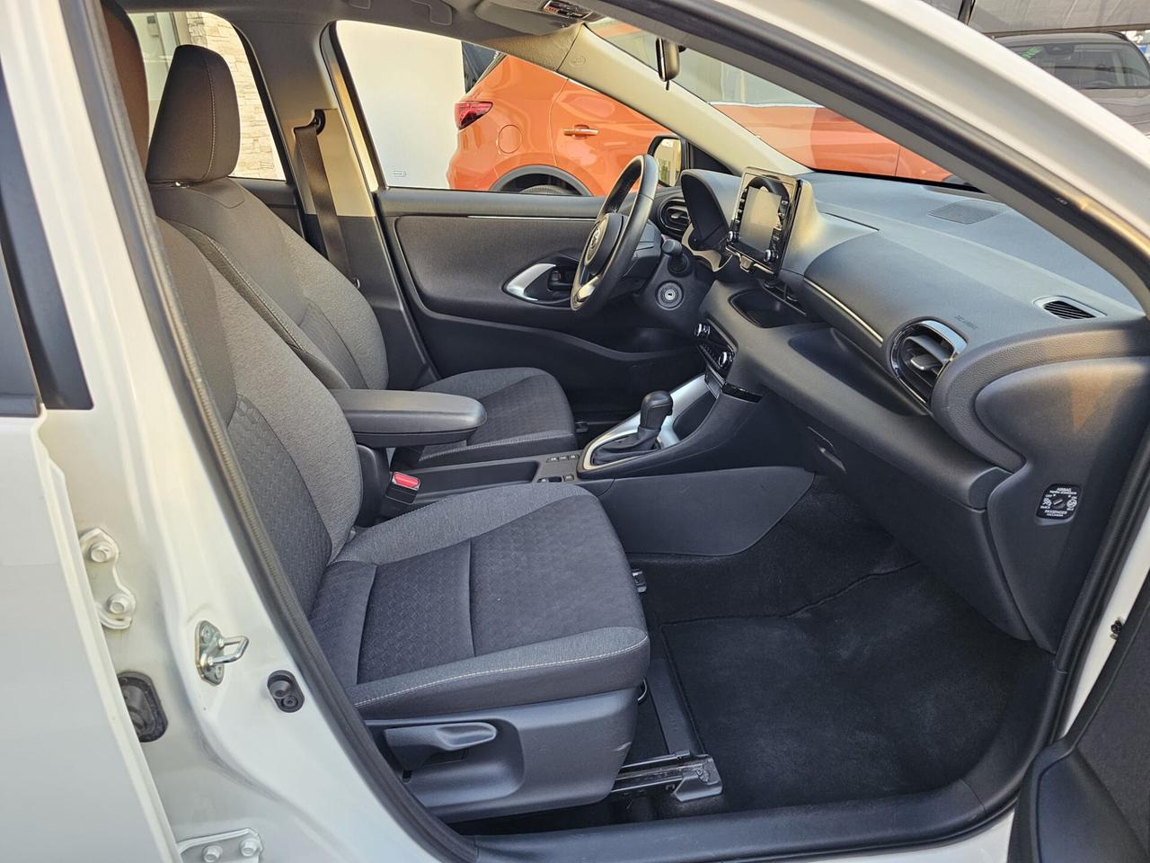Toyota Yaris 1.5 Hybrid 5 porte Business