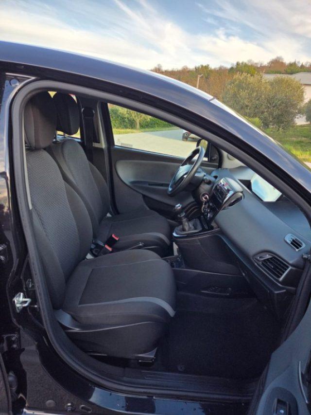 LANCIA Ypsilon 1.2 69 CV 5 porte GPL Ecochic Gold